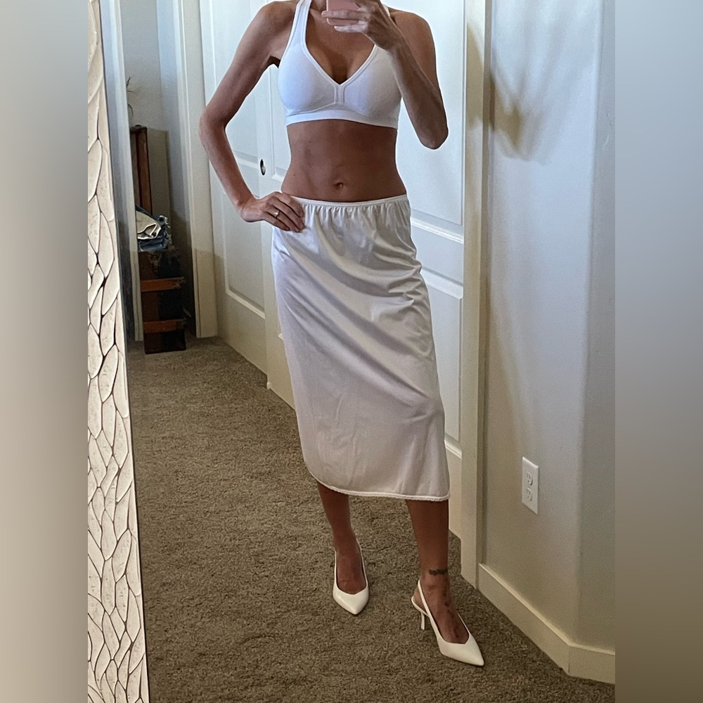 Vintage slip skirt 🔥 - Picture 2 of 4